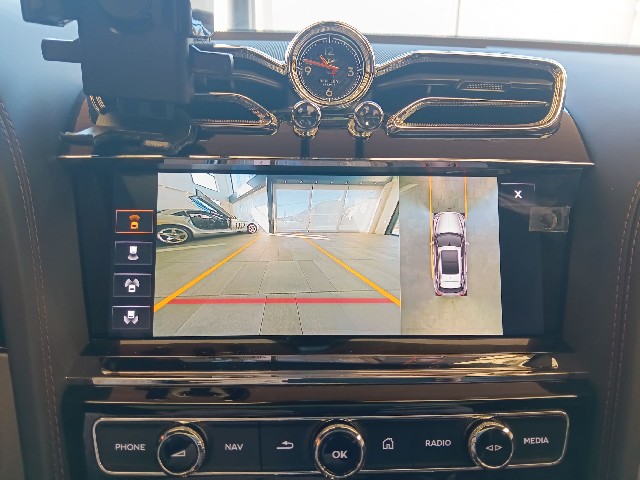 BENTLEY BENTAYGA 2021 Image 47