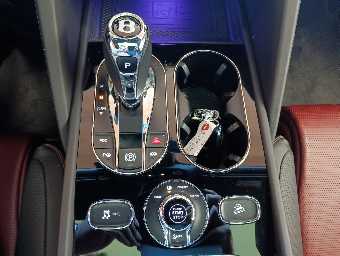 BENTLEY BENTAYGA 2021 Image 44