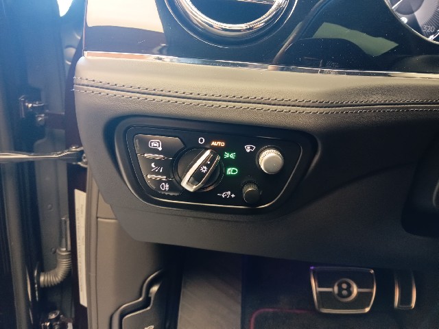 BENTLEY BENTAYGA 2021 Image 57