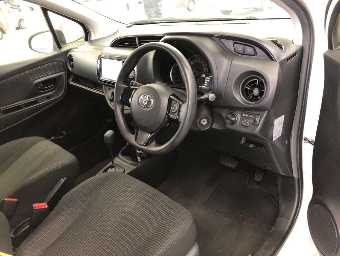 TOYOTA VITZ 2019 Image 5