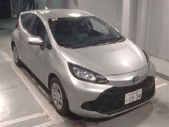 TOYOTA AQUA 2022 Image 4