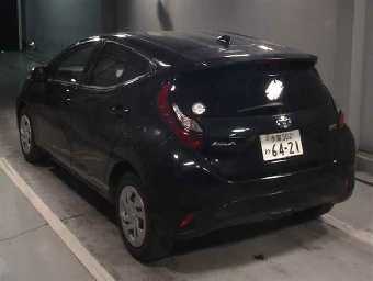 TOYOTA AQUA 2022 Image 2