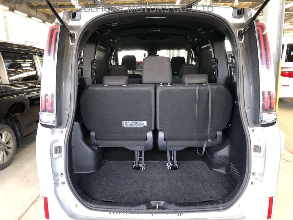 TOYOTA ESQUIRE 2019 Image 8