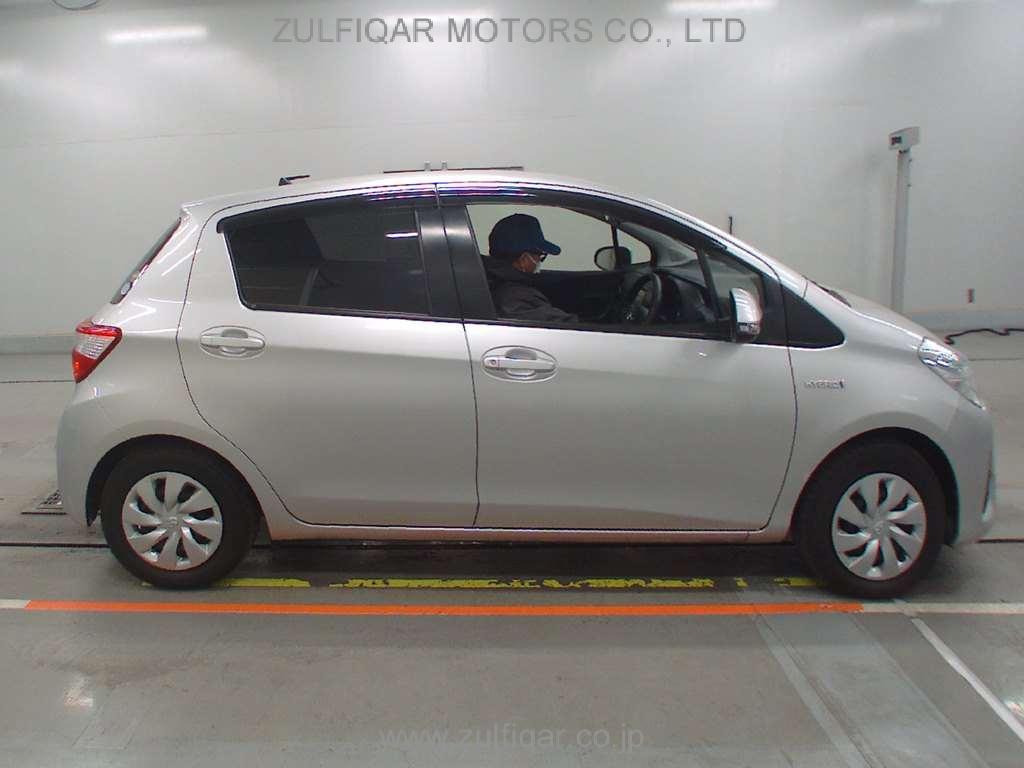 TOYOTA VITZ 2019 Image 3