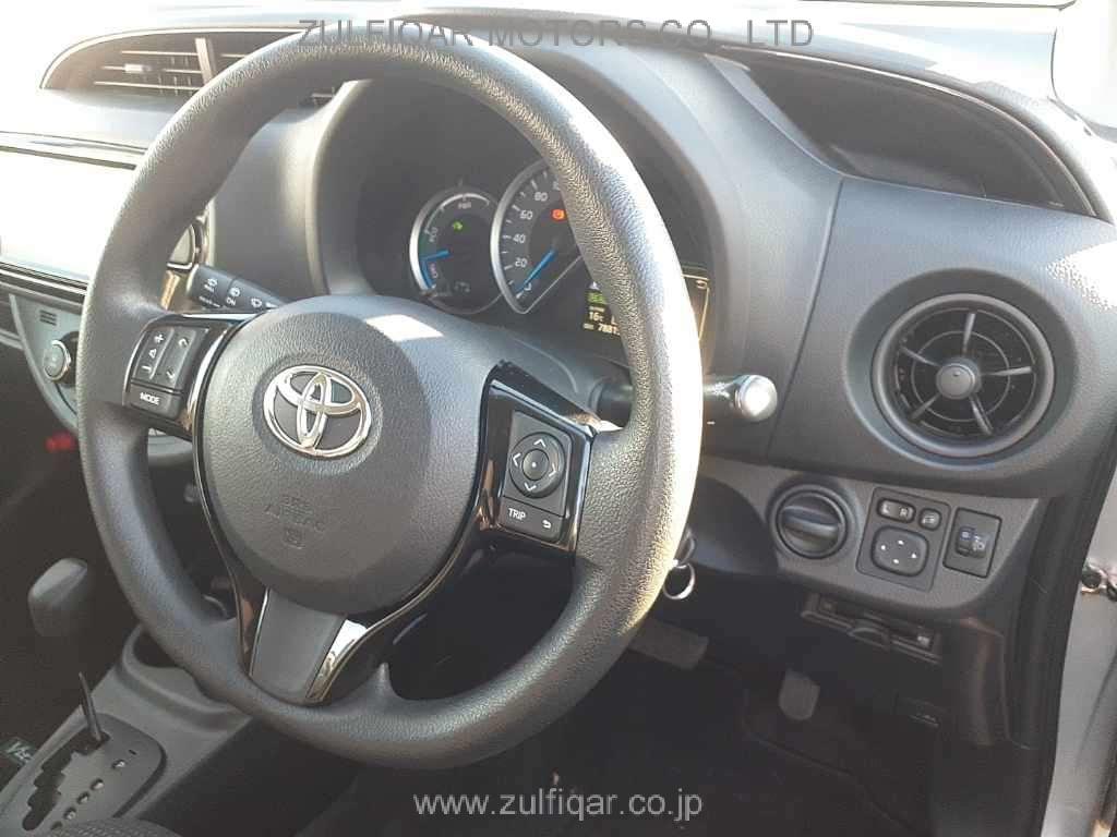TOYOTA VITZ 2019 Image 7