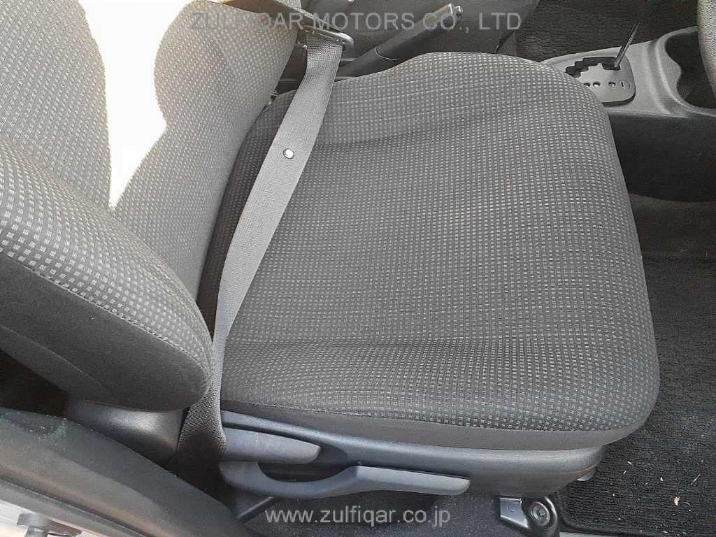 TOYOTA VITZ 2019 Image 8