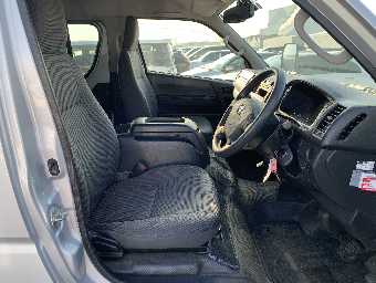 TOYOTA HIACE WAGON 2017 Image 5