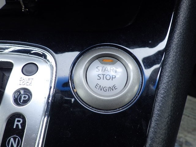 NISSAN SERENA 2014 Image 24