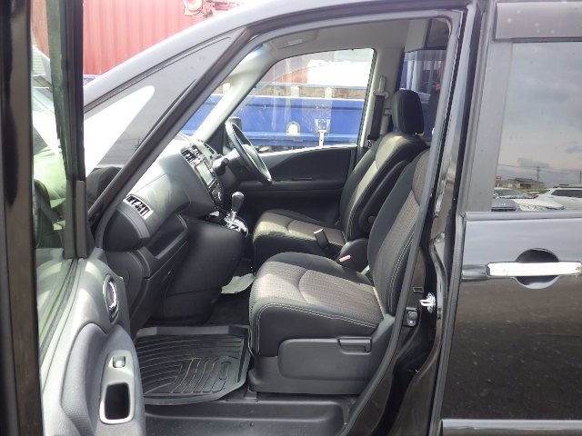 NISSAN SERENA 2014 Image 29