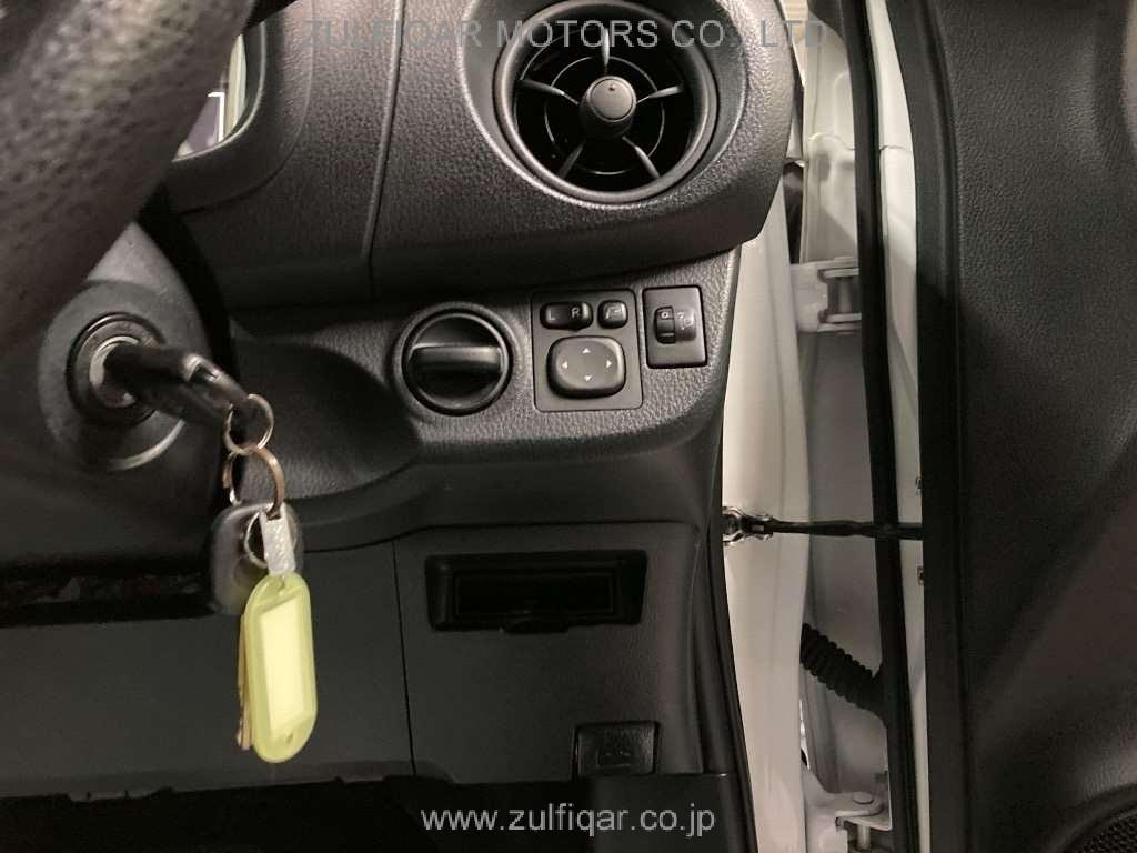 TOYOTA VITZ 2019 Image 6