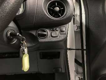 TOYOTA VITZ 2019 Image 6