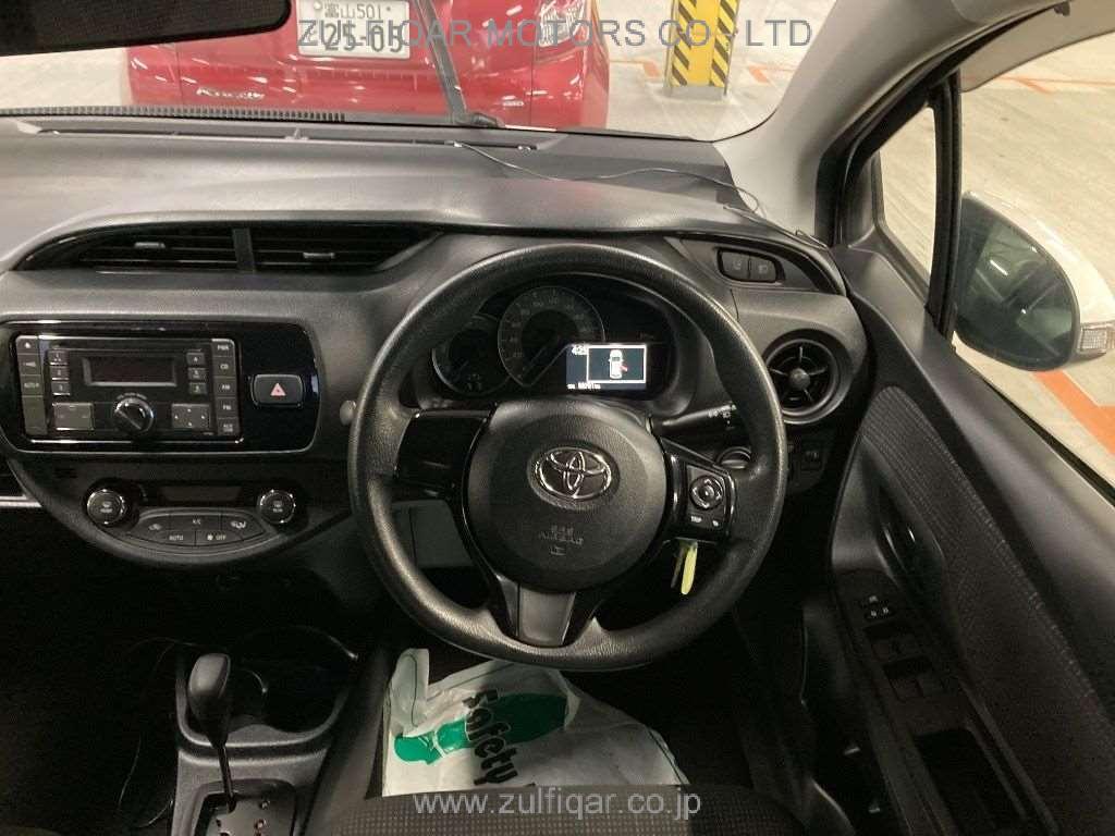 TOYOTA VITZ 2019 Image 7