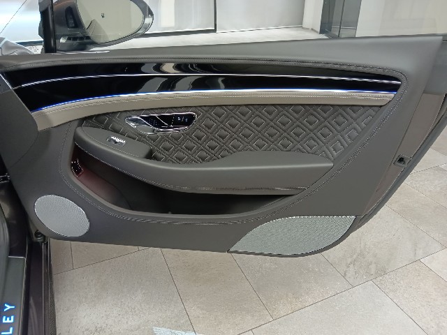 BENTLEY CONTINENTAL 2021 Image 35