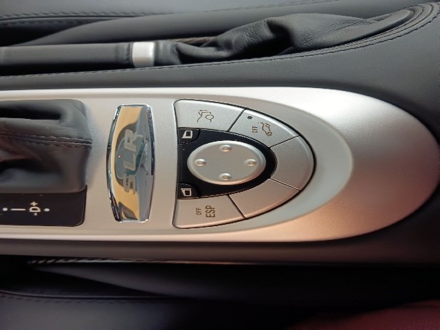 MERCEDES BENZ SLR MCLAREN 2005 Image 52