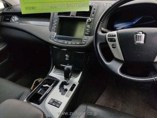 TOYOTA CROWN HYBRID 2010 Image 6