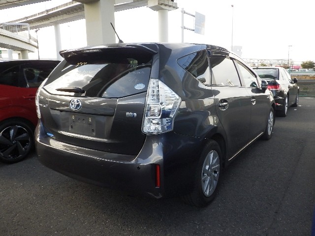 TOYOTA PRIUS ALPHA 2012 Image 22