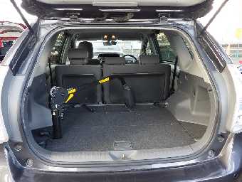 TOYOTA PRIUS ALPHA 2012 Image 7