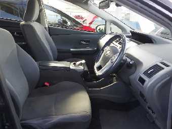 TOYOTA PRIUS ALPHA 2012 Image 9