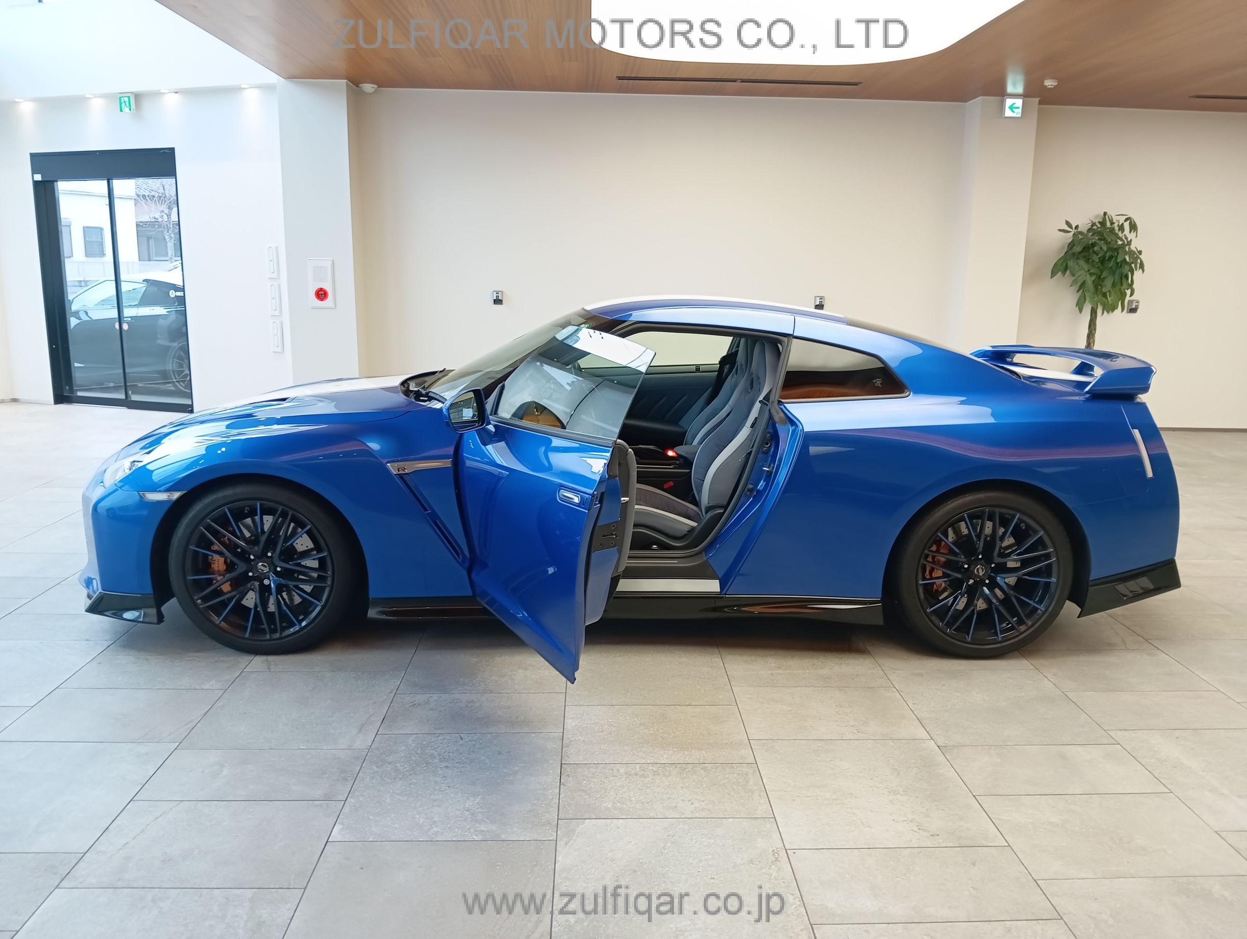 NISSAN GT-R 2019 Image 11