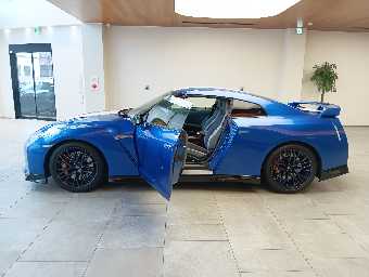 NISSAN GT-R 2019 Image 11
