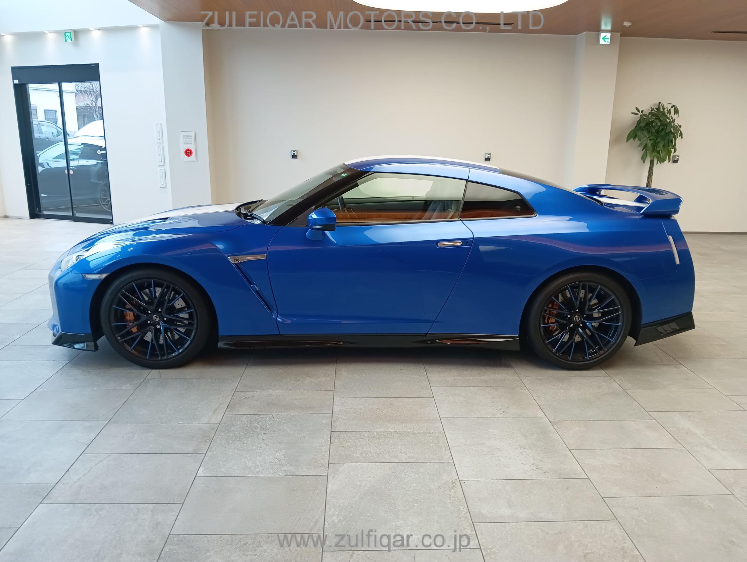 NISSAN GT-R 2019 Image 12
