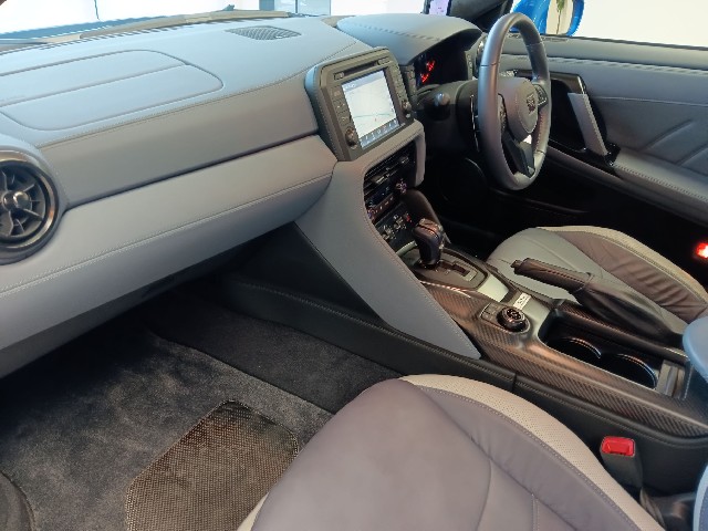 NISSAN GT-R 2019 Image 34