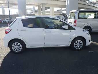 TOYOTA VITZ 2019 Image 7