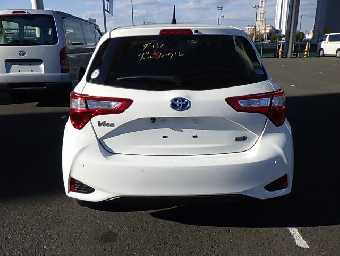 TOYOTA VITZ 2019 Image 8