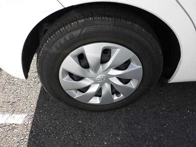 TOYOTA VITZ 2019 Image 25