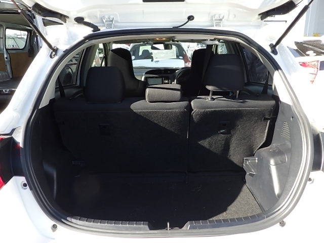 TOYOTA VITZ 2019 Image 27