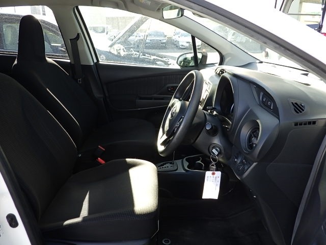 TOYOTA VITZ 2019 Image 29