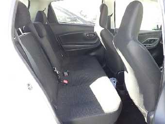 TOYOTA VITZ 2019 Image 14
