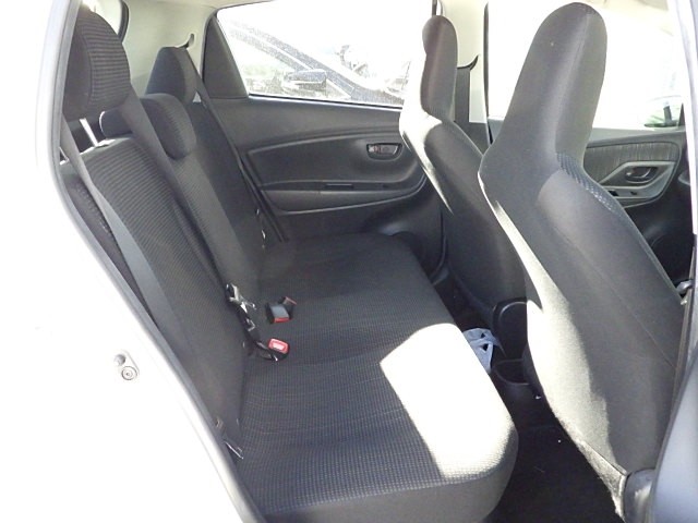 TOYOTA VITZ 2019 Image 30