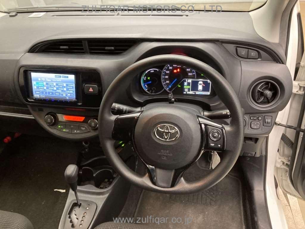 TOYOTA VITZ 2019 Image 6