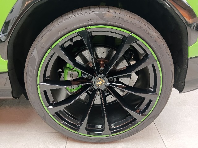 LAMBORGHINI URUS 2021 Image 21