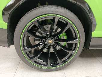 LAMBORGHINI URUS 2021 Image 16