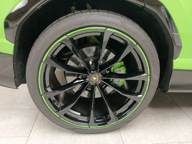 LAMBORGHINI URUS 2021 Image 22