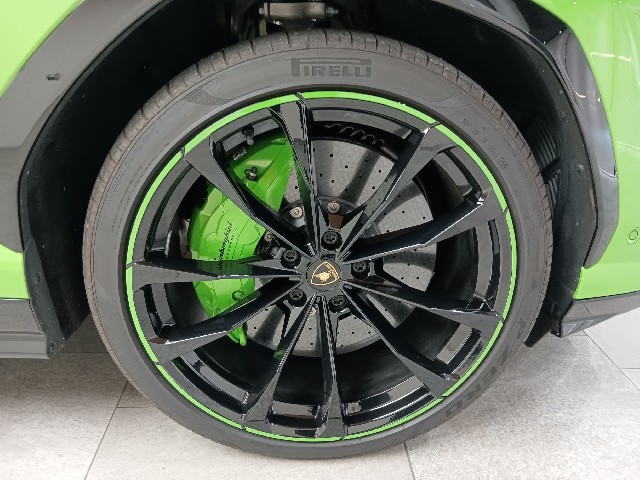 LAMBORGHINI URUS 2021 Image 23