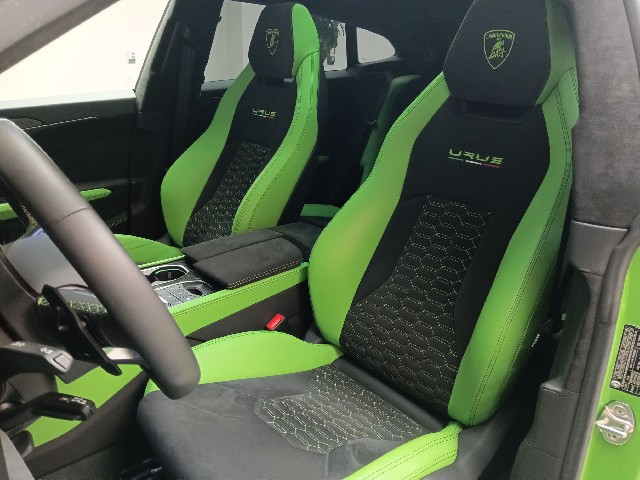 LAMBORGHINI URUS 2021 Image 28