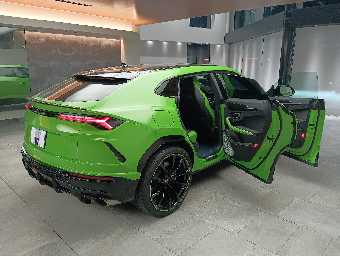 LAMBORGHINI URUS 2021 Image 6