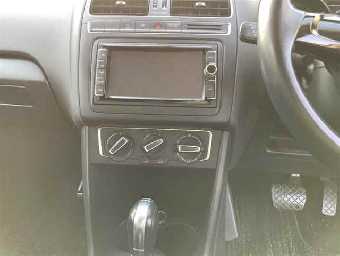 VOLKSWAGEN POLO 2015 Image 6