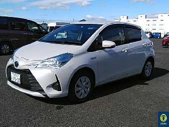TOYOTA VITZ 2017 Image 1