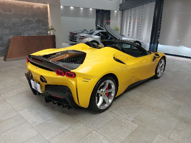 FERRARI SF90 SPIDER 2022 Image 19