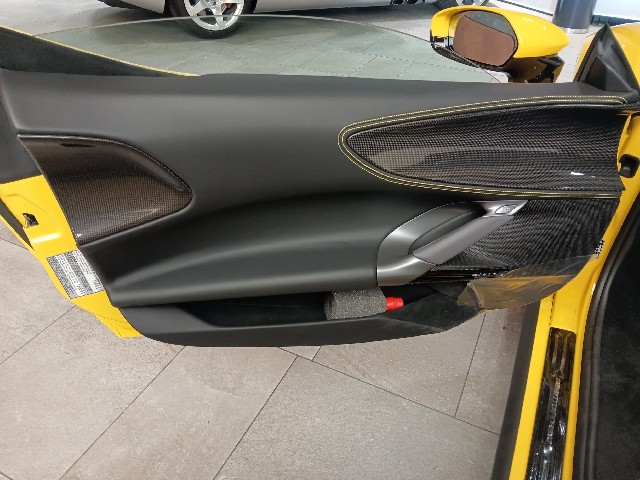 FERRARI SF90 SPIDER 2022 Image 32