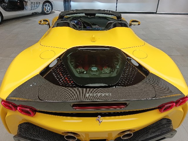 FERRARI SF90 SPIDER 2022 Image 38