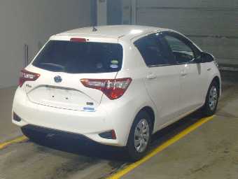 TOYOTA VITZ 2019 Image 2