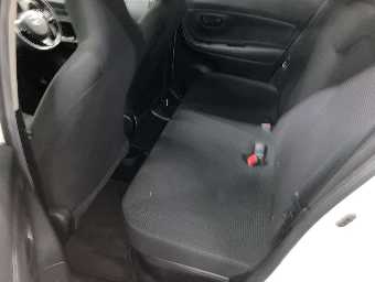 TOYOTA VITZ 2019 Image 11