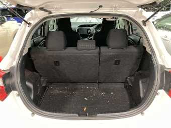 TOYOTA VITZ 2019 Image 12