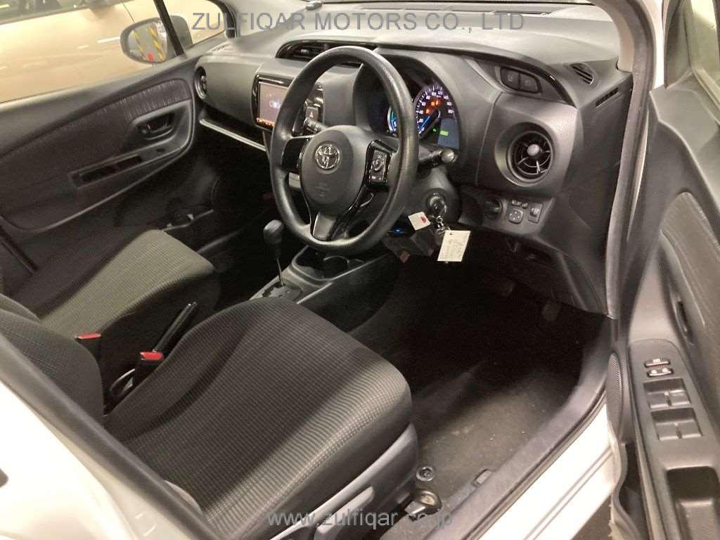 TOYOTA VITZ 2019 Image 5