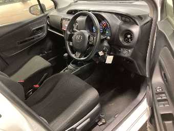 TOYOTA VITZ 2019 Image 5